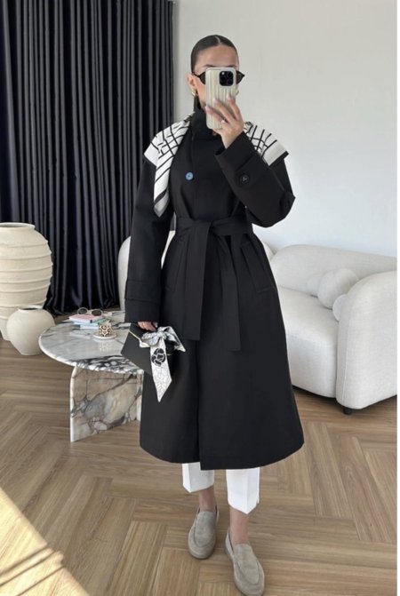 ترانشكوت اسود طويل مع سكارف